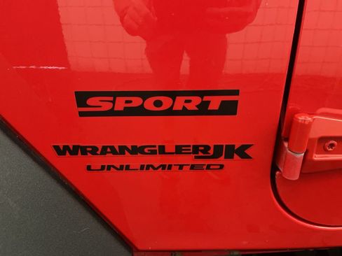 Used 2018 Jeep Wrangler Unlimited Sport S AWD/4WD image 21