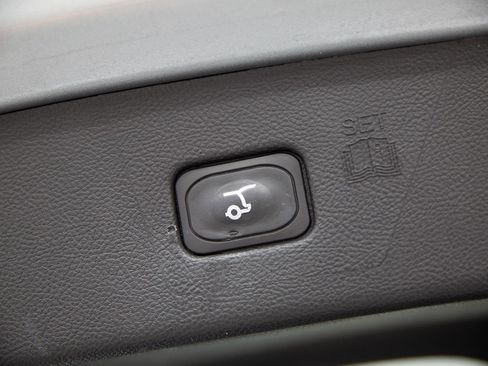 Used 2024 Ford Edge Titanium image 25