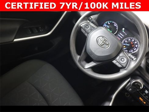 Used 2022 Toyota RAV4 XLE image 16