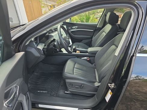 Used 2024 Audi Q8 e-tron Premium Plus w/ Premium Plus Package image 10