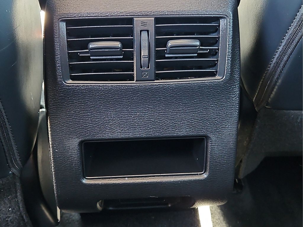 Used 2024 Mitsubishi Outlander AWD image 14