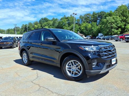 New 2026 Ford Explorer Active AWD/4WD image 3