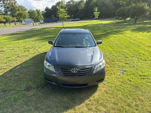 Used 2009 Toyota Camry LE FWD image 5