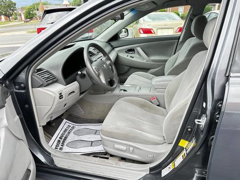Used 2011 Toyota Camry LE w/ LE Extra-Value Pkg FWD image 11