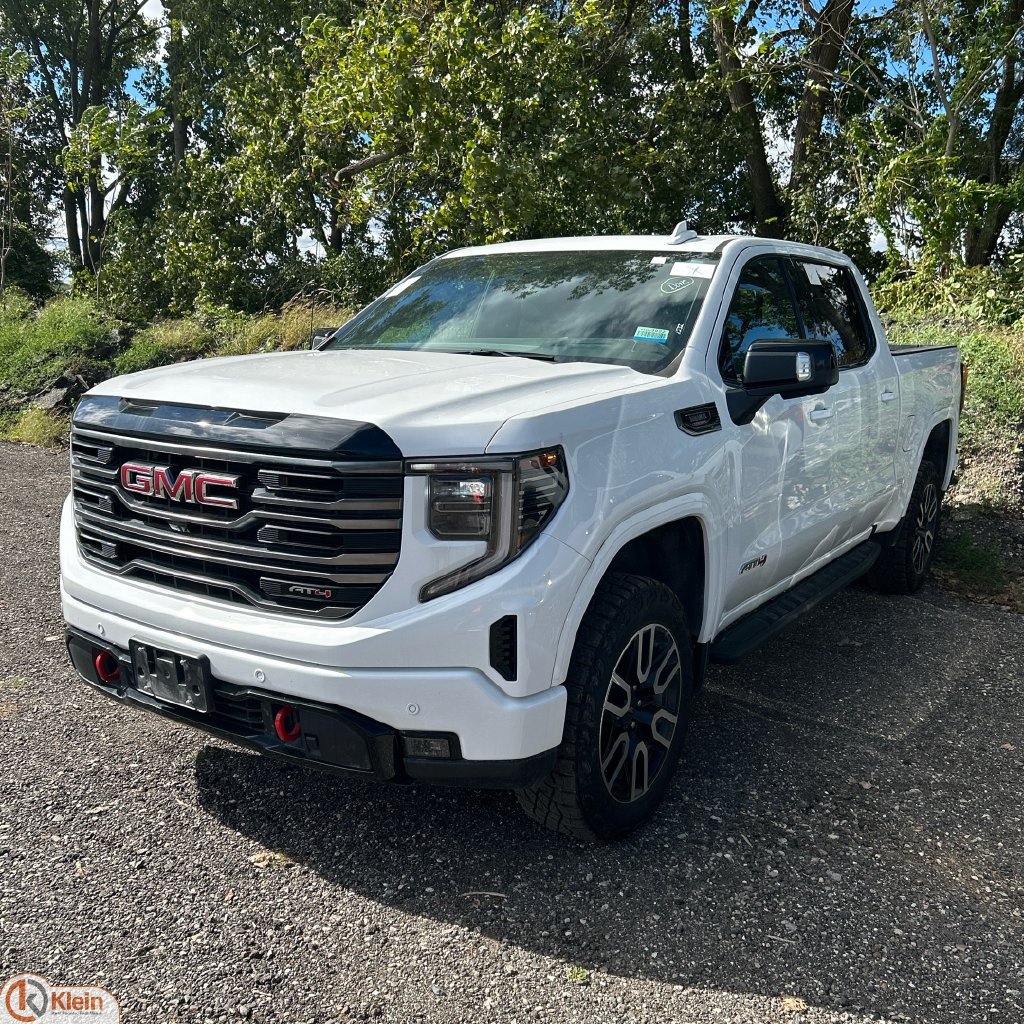 Used 2025 GMC Sierra 1500 AT4 w/ Technology Package AWD/4WD image 1