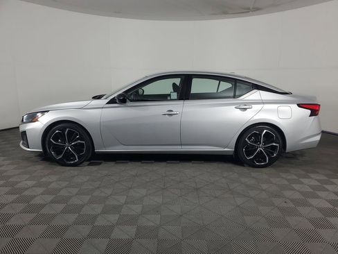 Used 2024 Nissan Altima 2.5 SR FWD image 7