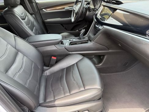 Certified 2023 Cadillac XT6 Sport w/ LPO, ONYX Package AWD/4WD image 19