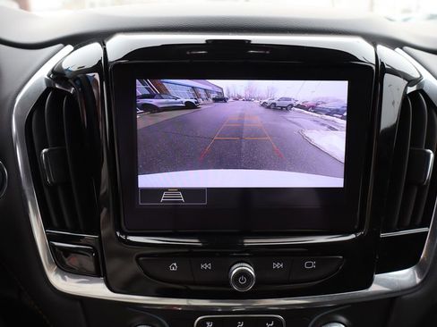 Used 2020 Chevrolet Traverse LT image 22