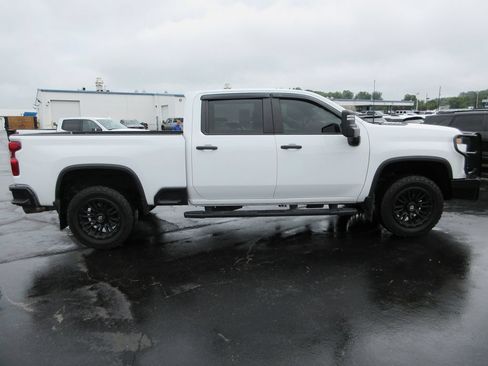 Used 2024 Chevrolet Silverado 2500 Custom w/ Custom Value Package AWD/4WD image 4