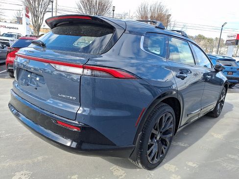 New 2026 Toyota Crown Signia image 4