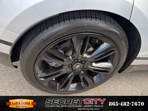 Used 2023 Land Rover Range Rover Velar R-Dynamic S image 7