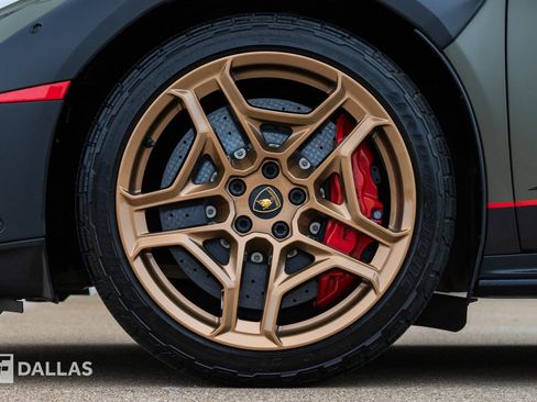 Used 2024 Lamborghini Huracan Sterrato AWD/4WD image 8