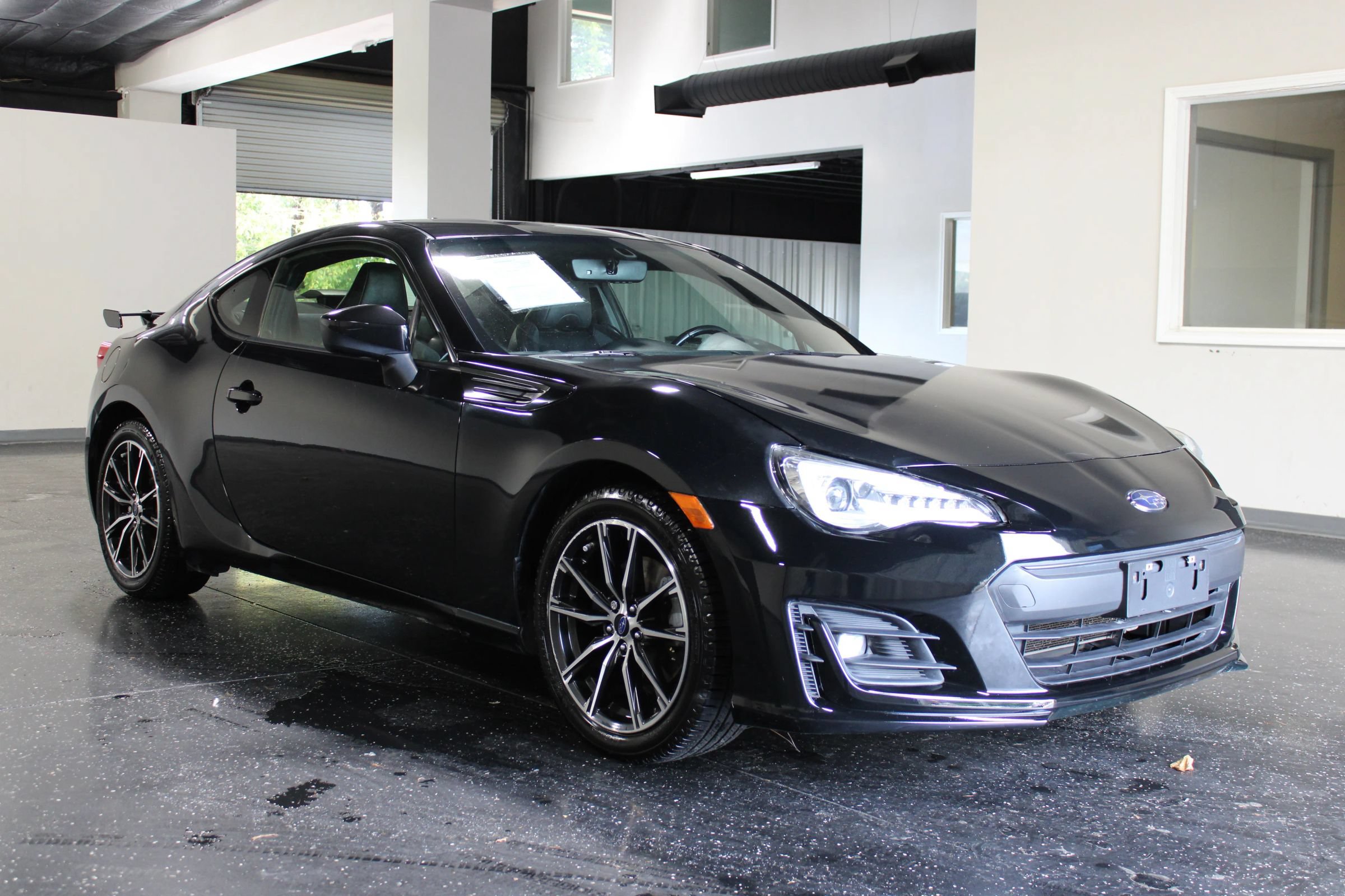 Used 2018 Subaru BRZ Limited RWD image 1