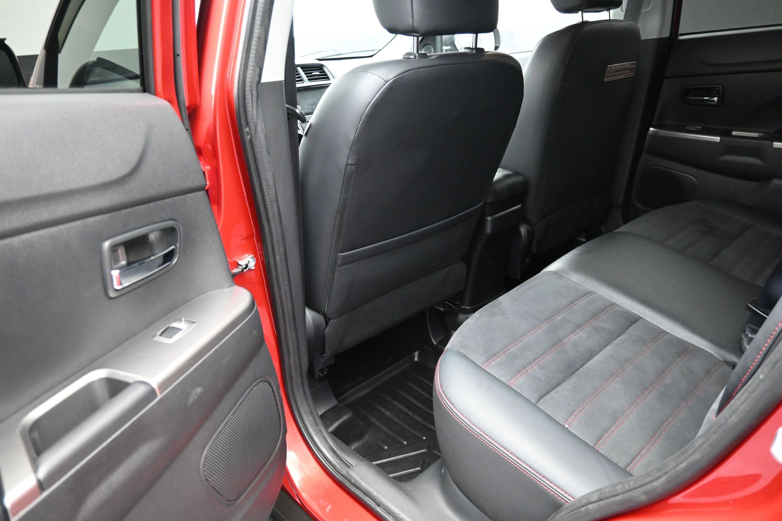 Used 2018 Mitsubishi Outlander Sport SE AWD/4WD image 26
