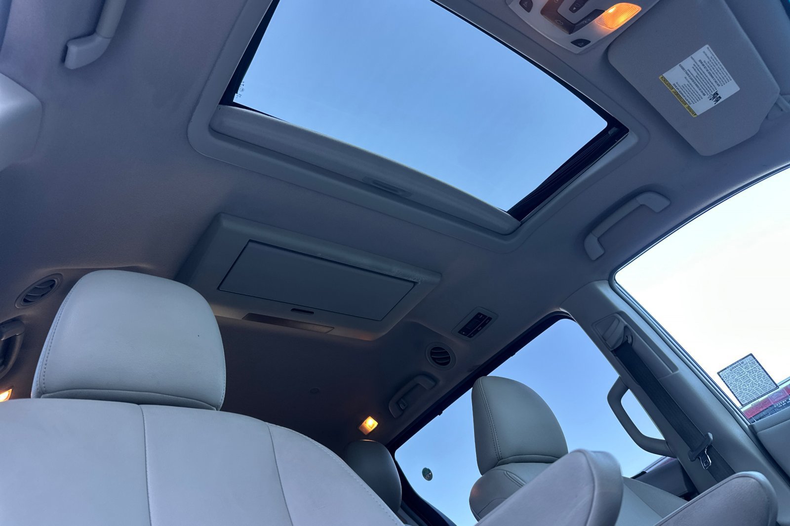 Used 2013 Toyota Sienna XLE w/ Premium Pkg FWD image 21