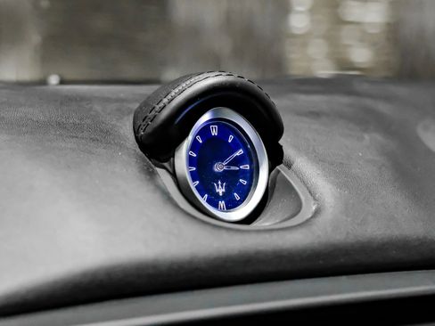 Used 2017 Maserati Ghibli w/ Luxury Package image 27