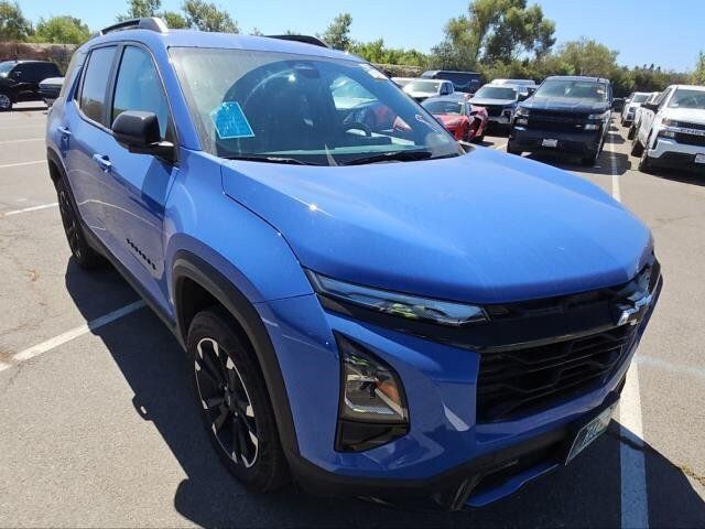 Used 2025 Chevrolet Equinox RS FWD image 2