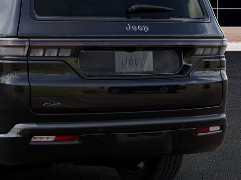 New 2026 Jeep Grand Wagoneer Limited AWD/4WD image 13