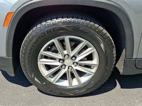 Certified 2023 Chevrolet Traverse LT AWD/4WD image 9