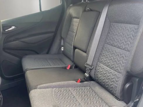 Used 2022 Chevrolet Equinox LT w/ Driver Convenience Package FWD image 16