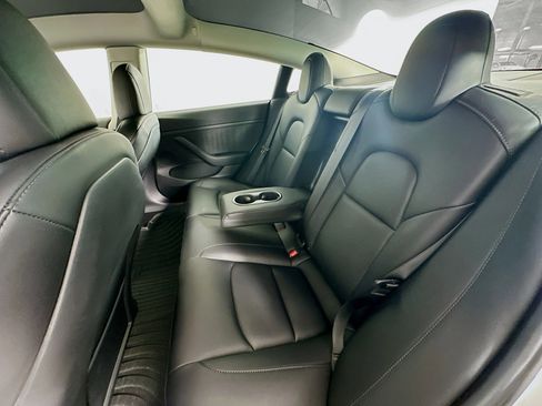 Used 2022 Tesla Model 3 Long Range AWD/4WD image 25