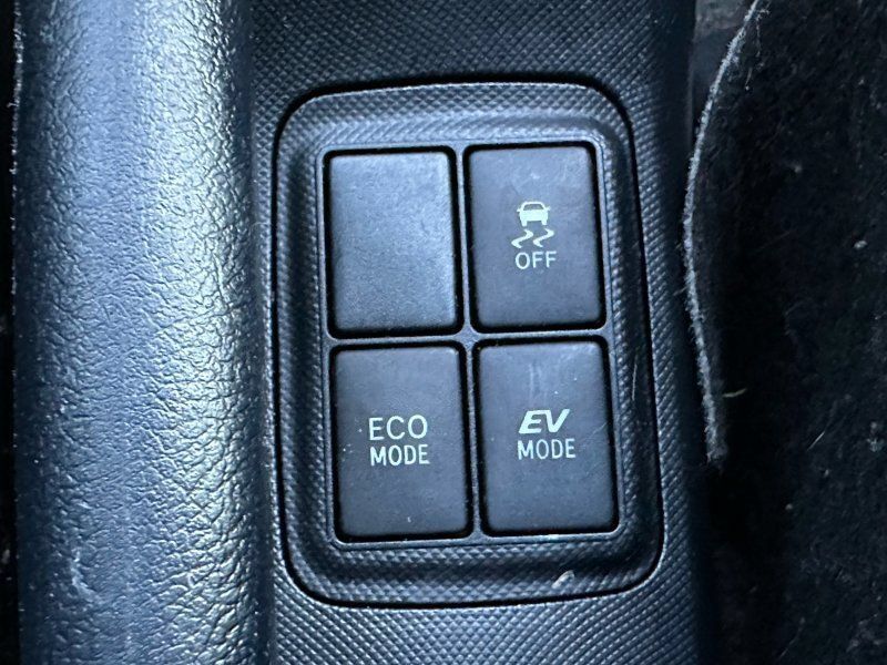 Used 2017 Toyota Prius C Two FWD image 21