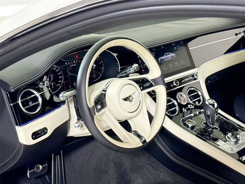 Used 2020 Bentley Continental GT V8 image 14