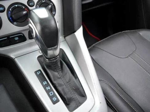 Used 2014 Ford Focus SE w/ Equipment Group 201A image 26