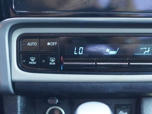 Used 2017 Toyota Corolla LE w/ Carpet Mat Package (TMS) image 24