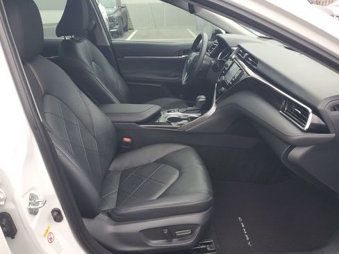 Used 2018 Toyota Camry L image 7