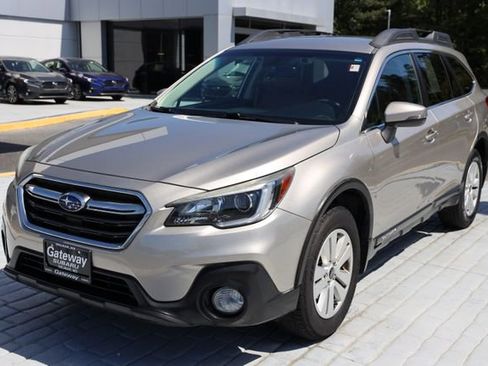 Used 2018 Subaru Outback 2.5i Premium AWD/4WD image 1