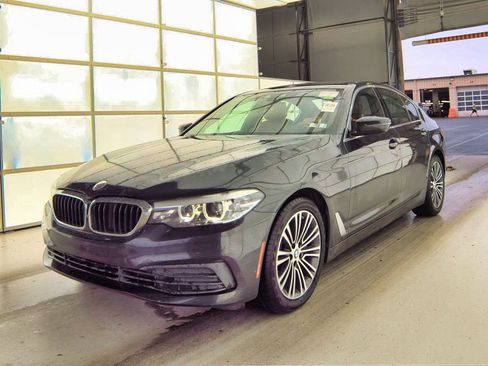 Used 2019 BMW 530i xDrive w/ Premium Package AWD/4WD image 2