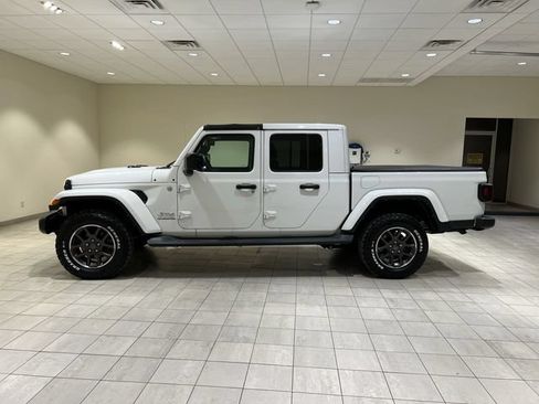 Used 2022 Jeep Gladiator Overland w/ Popular Equipment Package AWD/4WD image 2