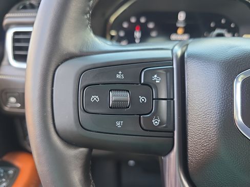 Used 2024 GMC Yukon Denali Ultimate AWD/4WD image 21