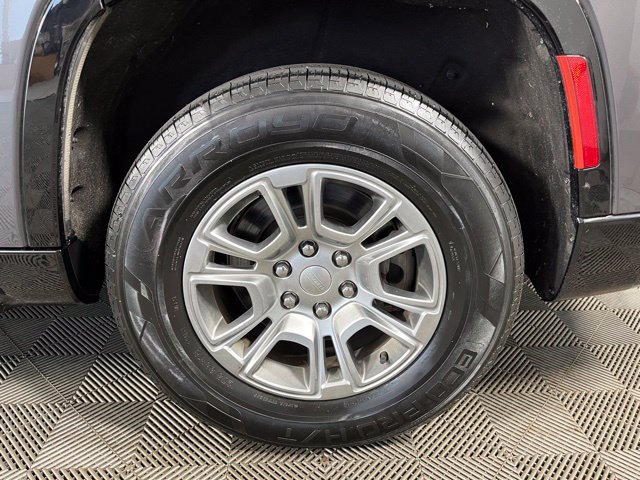 Used 2022 Jeep Wagoneer Series I AWD/4WD image 10