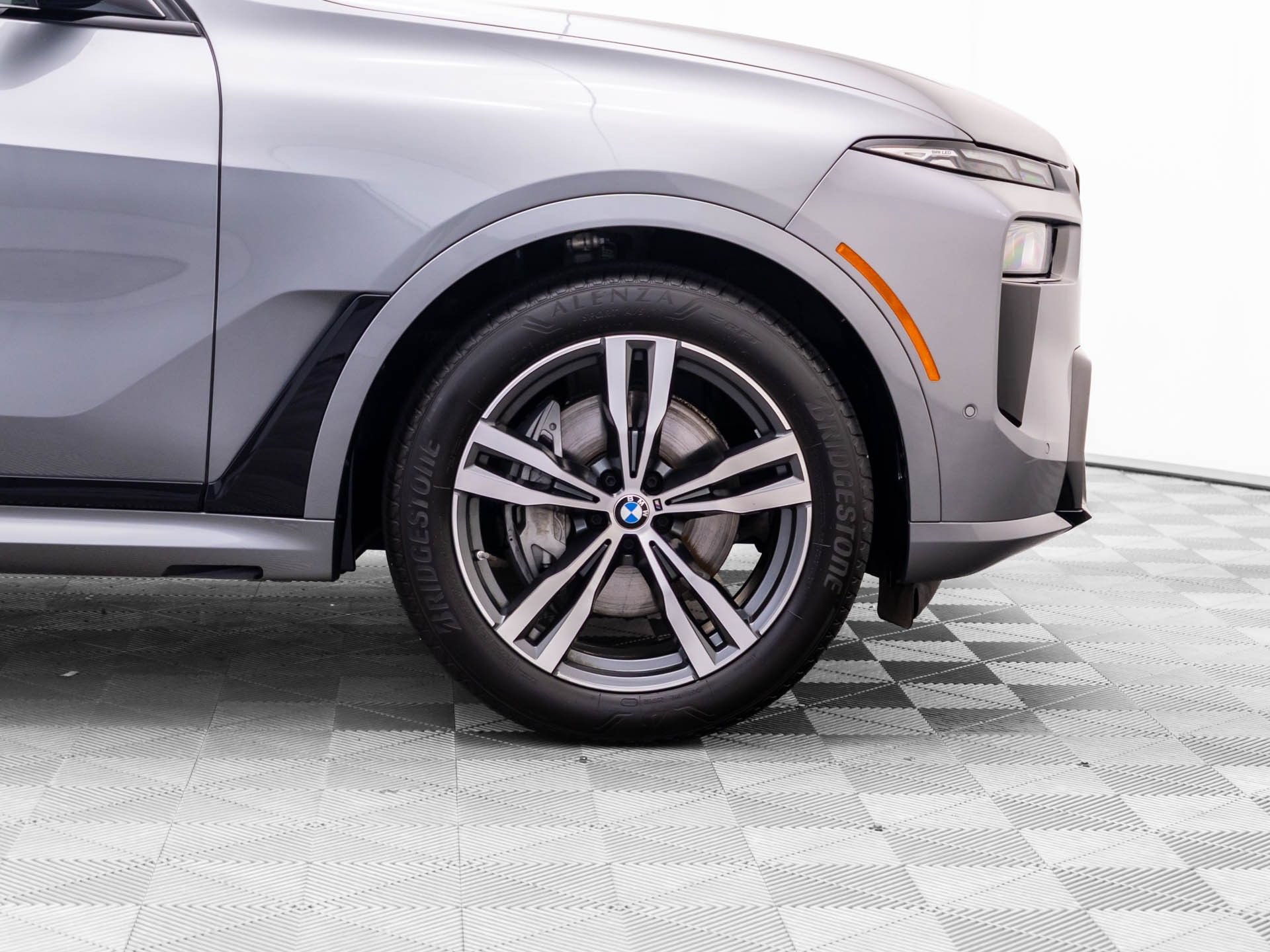 Certified 2026 BMW X7 xDrive40i w/ M Sport Package AWD/4WD image 39