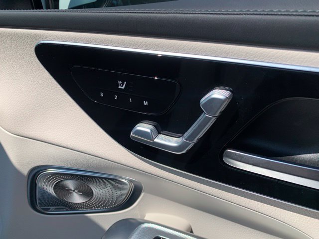 Used 2023 Mercedes-Benz GLC 300 4MATIC image 15