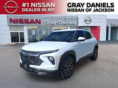 Used 2024 Chevrolet TrailBlazer ACTIV w/ Convenience Package image 3