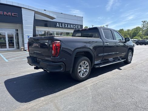 Used 2023 GMC Sierra 1500 Denali w/ Technology Package AWD/4WD image 3