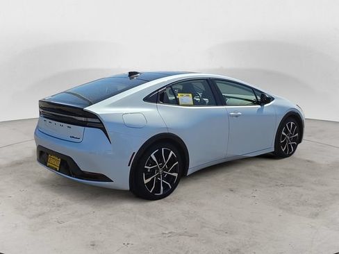 Used 2024 Toyota Prius Prime FWD image 5