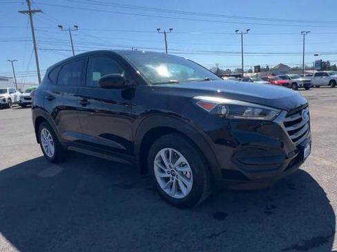 Used 2018 Hyundai Tucson SE image 2