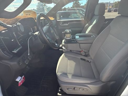 Used 2023 Chevrolet Silverado 1500 LT AWD/4WD image 7