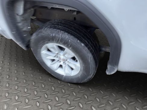 Certified 2024 GMC Sierra 1500 SLE image 27