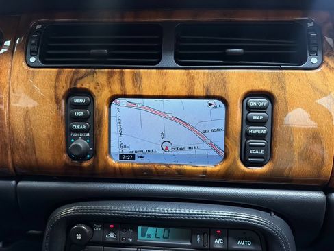 Used 2005 Jaguar XK8 Coupe RWD image 24