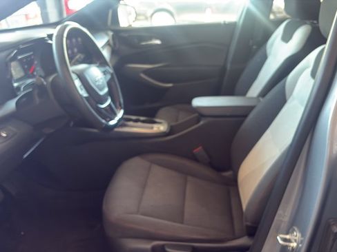 Used 2024 Chevrolet Trax RS w/ Driver Confidence Package FWD image 11