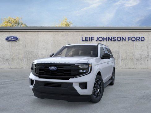 New 2026 Ford Expedition Active RWD image 2