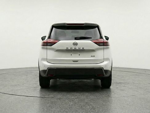 Used 2025 Nissan Rogue SV image 7