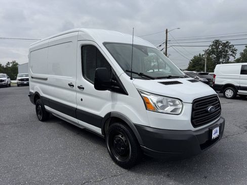 Used 2018 Ford Transit 250 148 Medium Roof RWD image 4
