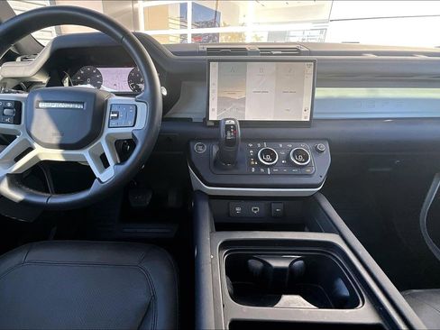 Used 2024 Land Rover Defender 130 S image 15