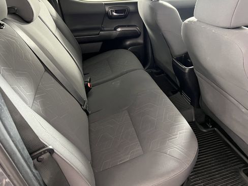 Used 2018 Toyota Tacoma TRD Off-Road image 20